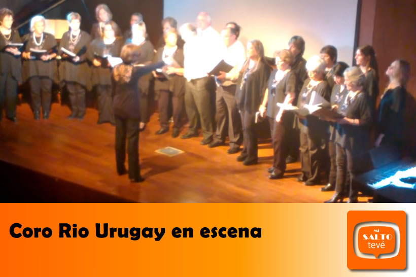 Coro Rio Urugay en escena
