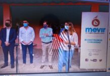 Diputado Rodrigo Albernáz participó de entrega de 19 escrituras a pobladores de Laureles