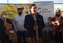 Arq. Santiago Borsari, del MTOP felicitó a la Asoc. Down de Salto por su empuje y logros.