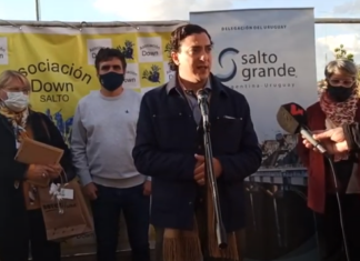 Arq. Santiago Borsari, del MTOP felicitó a la Asoc. Down de Salto por su empuje y logros.