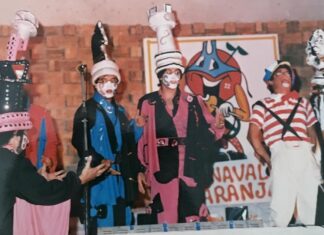 Retirada 1989 de Murga Jaque Mate Primer Premio en el carnaval Naranja