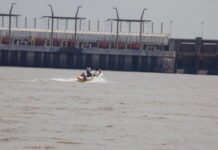 Pesca Artesanal Zona B1: se extiende el plazo para la aplicación de la Zona de Exclusión de Pesca Deportiva 08/04/2022 A través de un decreto del Presidente de la República, se extiende la autorización para la pesca artesanal de las barcas con permiso vigente, por el término de 18 meses, en el tramo de la zona B comprendida a partir de los 1.000 metros aguas abajo de la Represa de Salto Grande hasta el Puerto de Salto. Dicha prórroga entra en vigencia a partir del vencimiento de lo dispuesto anteriormente. Pesca Artesanal Zona B1