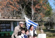 Cavani visitó una escuela rural en Cerro Largo, la 133 de Paso del Gordo