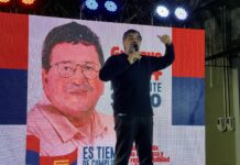 Óscar Andrade junto al candidato a Intendente, Gustavo Chiriff