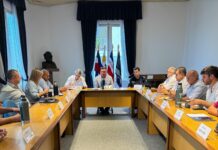 Albisu encabezó gabinete ampliado con alcaldes y organismos para fortalecer la gestión en el interior